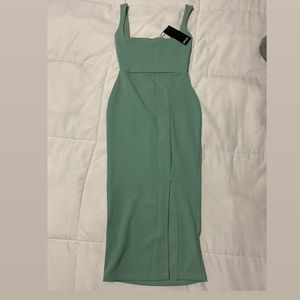 Squarin’ to go Midi Dress - Nasty Gal